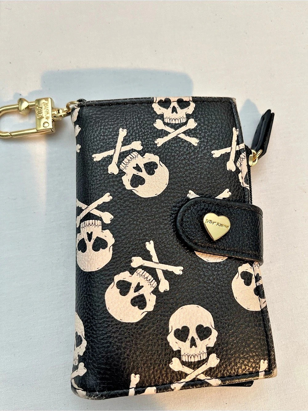 Betsey Johnson Skullicious Bifold Wallet in Black & Pink